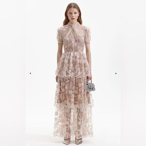 Mr. Self Portrait maxi dress
Size: us 6
Color: beige